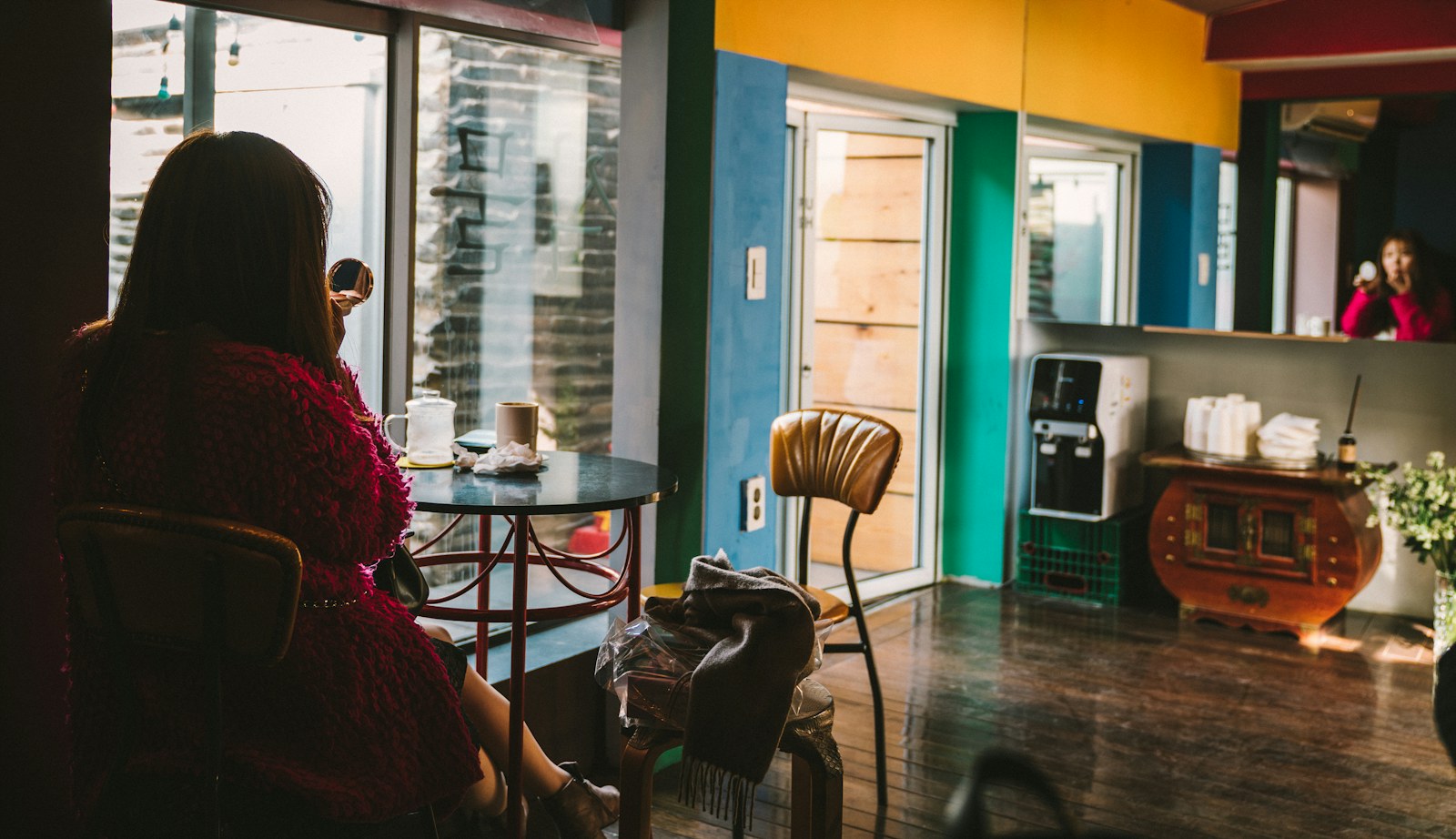 Why Korean Cafes Became Living Rooms, Offices and Libraries